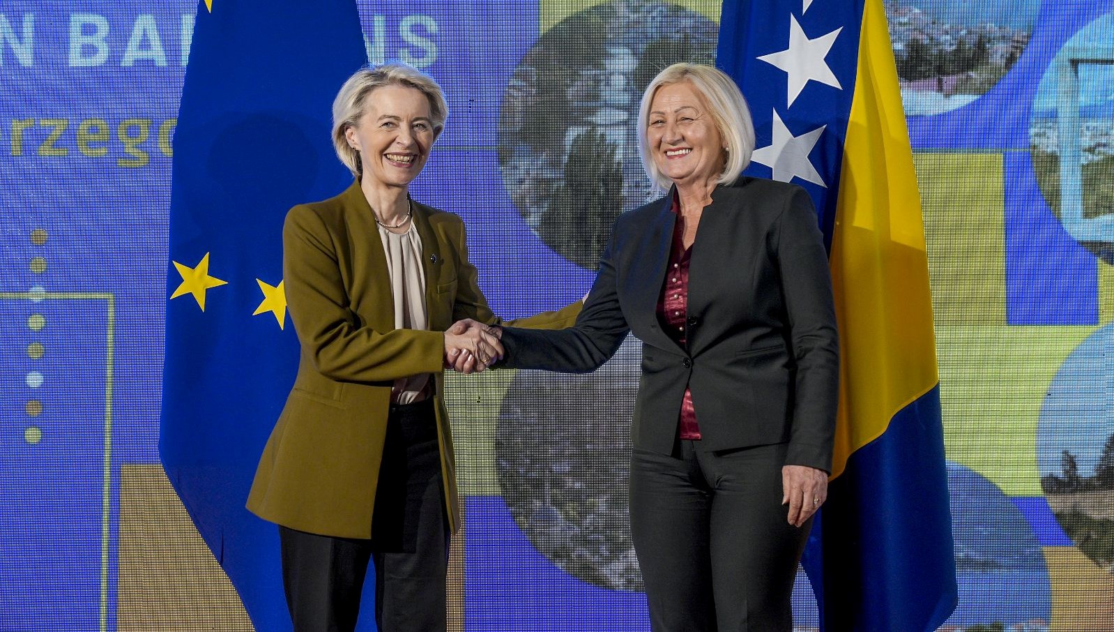 von der leyenden bosna hersek aciklamasi avrupa birliginin esiginde Y738vd39.jpg